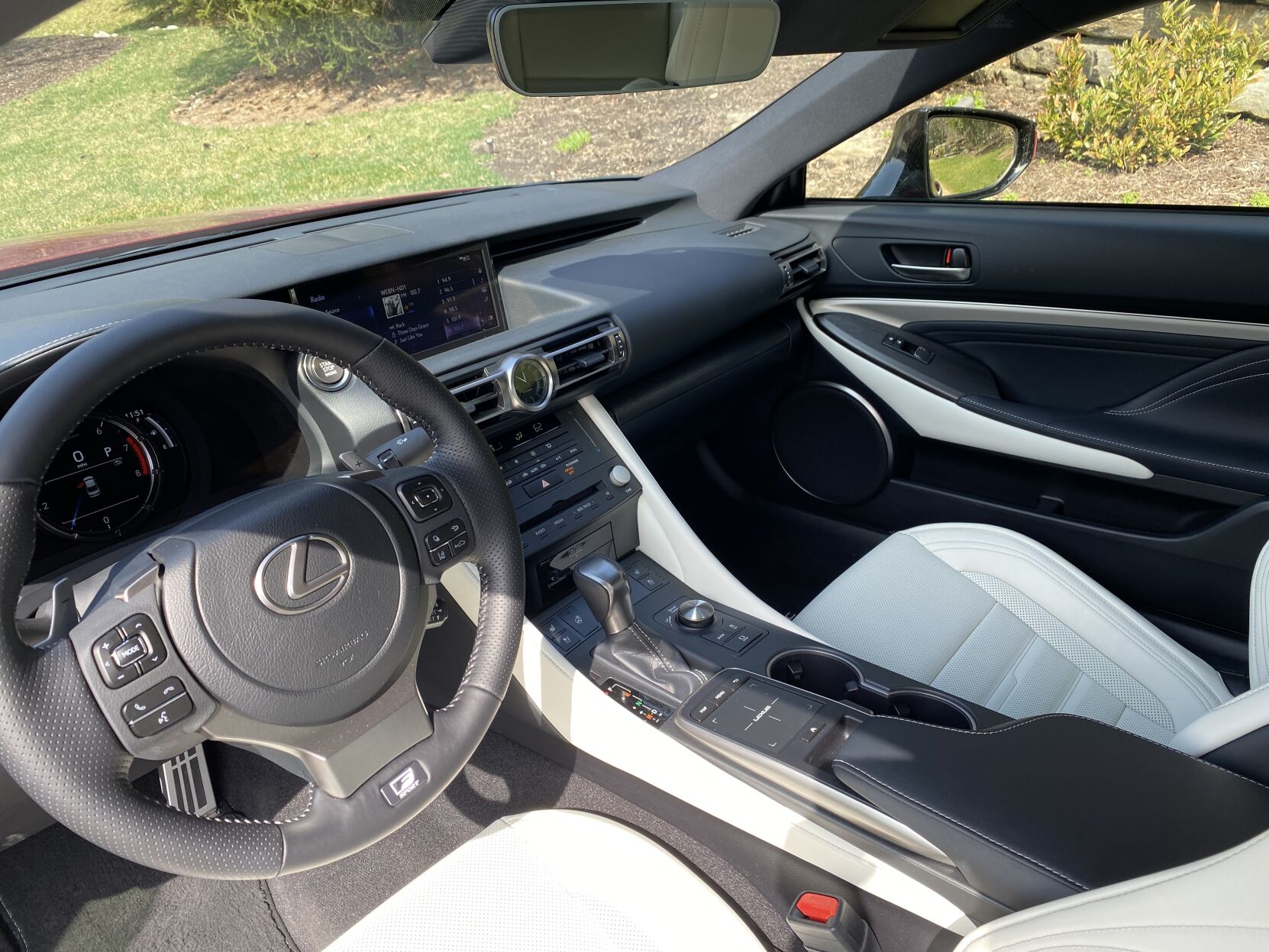 22LexusRC350Interior1.JPG